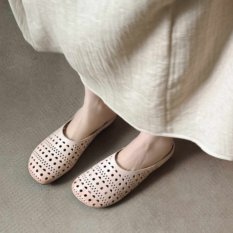 Fashion 2025 New Summer Slippers Genuine Leather Women Shoes Fashion Hollow Out Mules Round Toe Med Heels Cover Toe Slippers Sandals