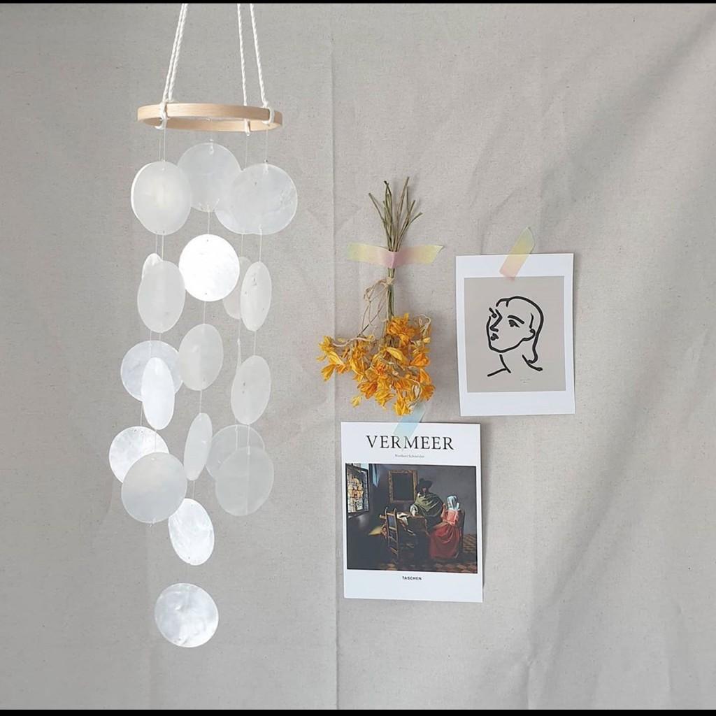 1pc Fresh And Simple Seashell Wind Chime Decoration Minimalist Pastoral Style Living Room Study Balcony Decoration Pendant, Outdoor Rainbow Wind