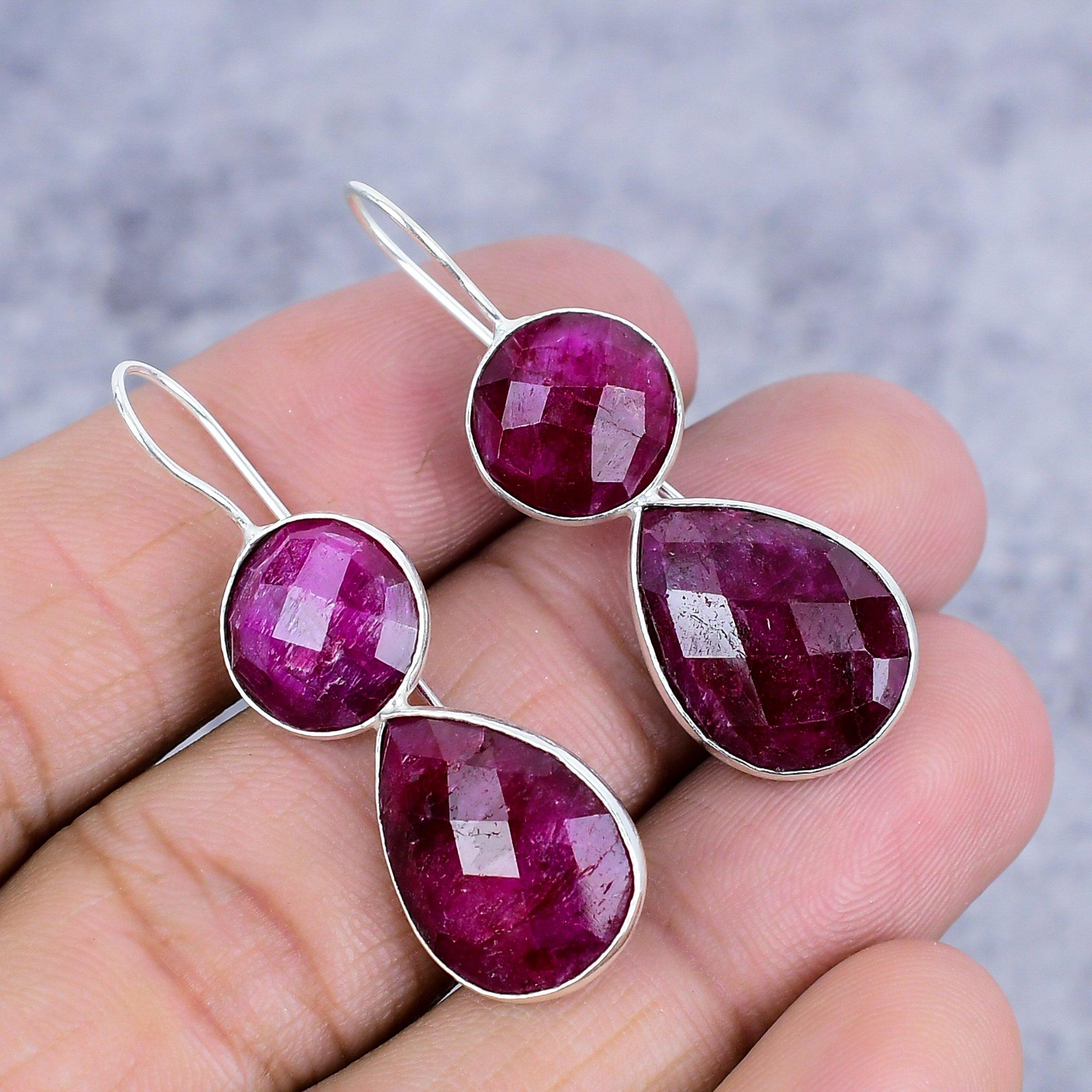 

Red Jade Gemstone Handmade 925 Sterling Silver Jewelry Earring 1.77 M-2630