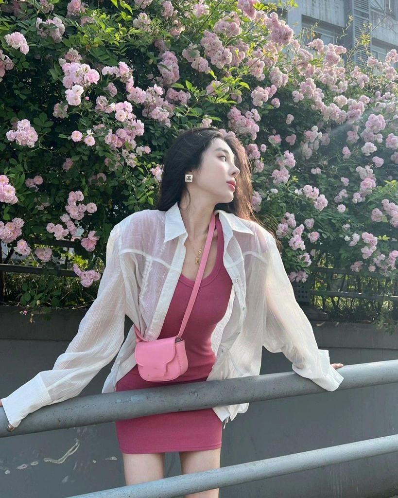 Sexy Berry Red Slimming Low-Cut Mini Dress - Waist-Cinching & Hip-Hugging Summer Fashion