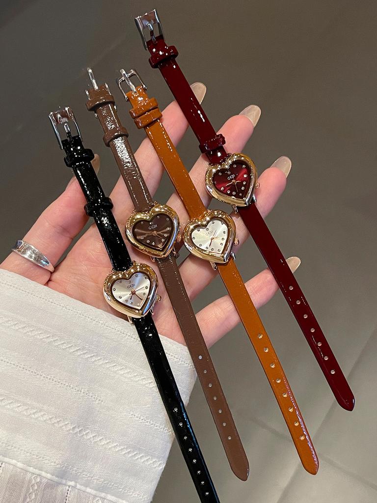 Light Luxury Compact Watch for Women Fashionable Ladies' Wristwatch Heart-Shaped Dial Leather Strap Waterproof Quartz Watch Gift
