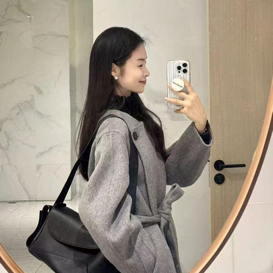 Korean Style Grey Wool Coat: 2025 Autumn/Winter Petite Belted Hepburn Woolen Outerwear