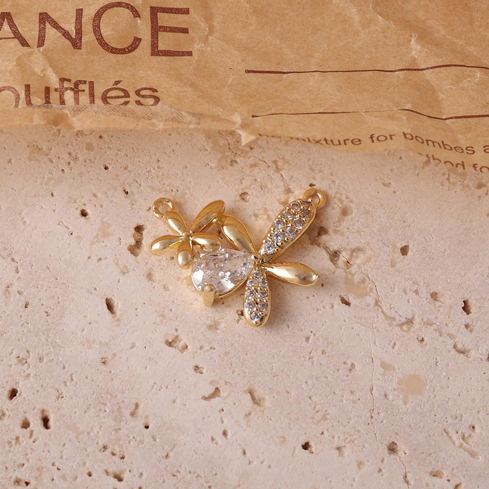 European & American Elegant Dragonfly Pendant Necklace, Niche Design, Cold Fashion