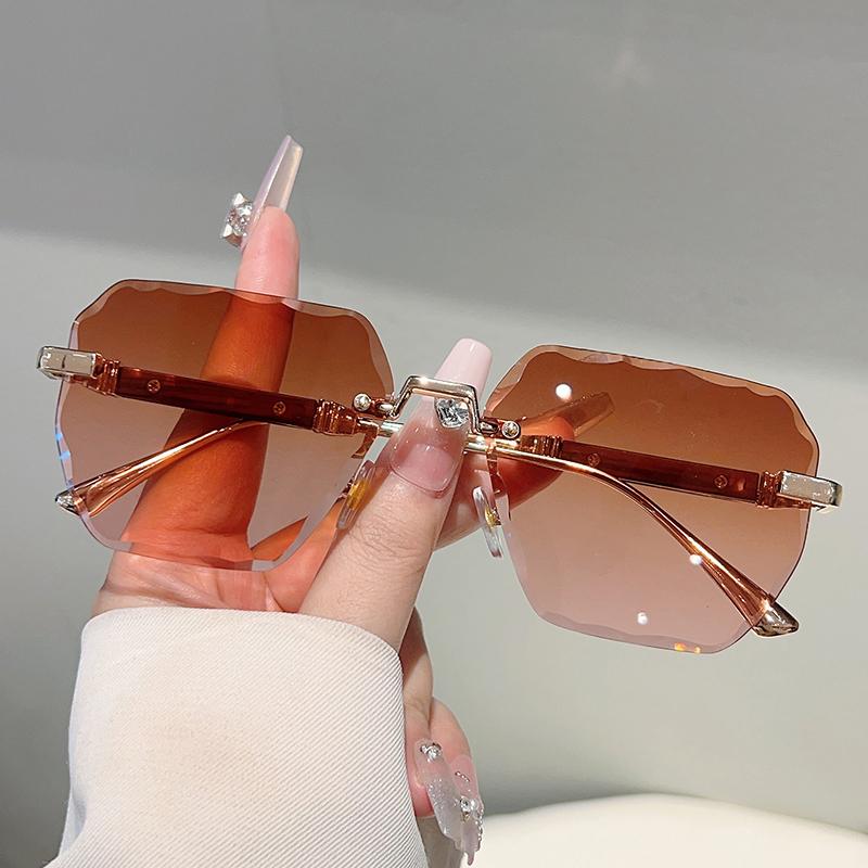 Oversized Rimless Sunglasses Men Fashion Gradient Multi-color Shades Women Trendy Luxury Brand Design Decor Sun Glasses