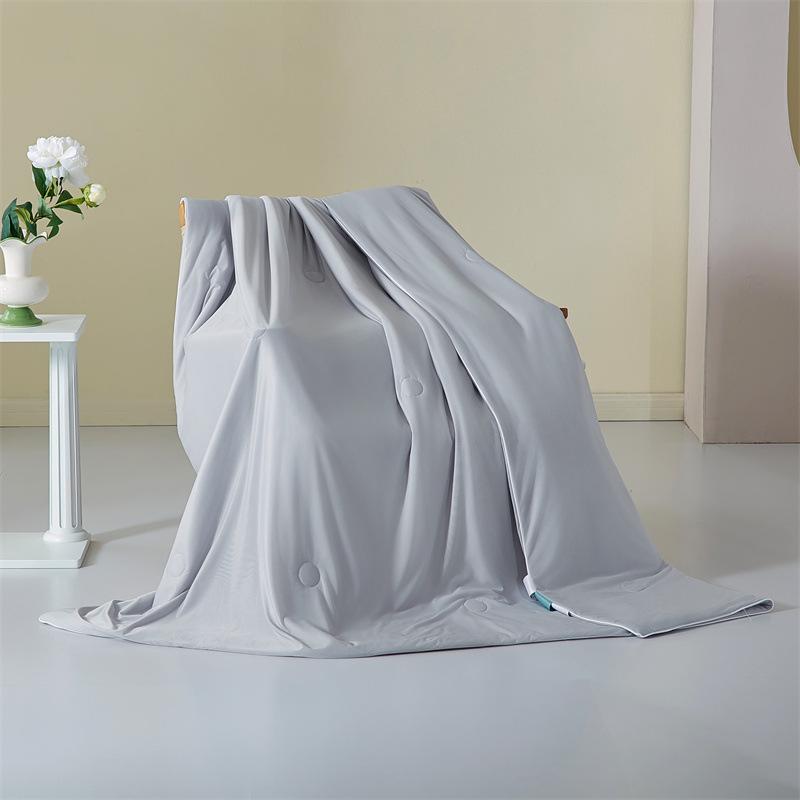 

Cooling Silk Summer Quilt Air Conditioner Blanket Single Double Ice Silk Thin Comforter Machine Washable 150x200cm серый