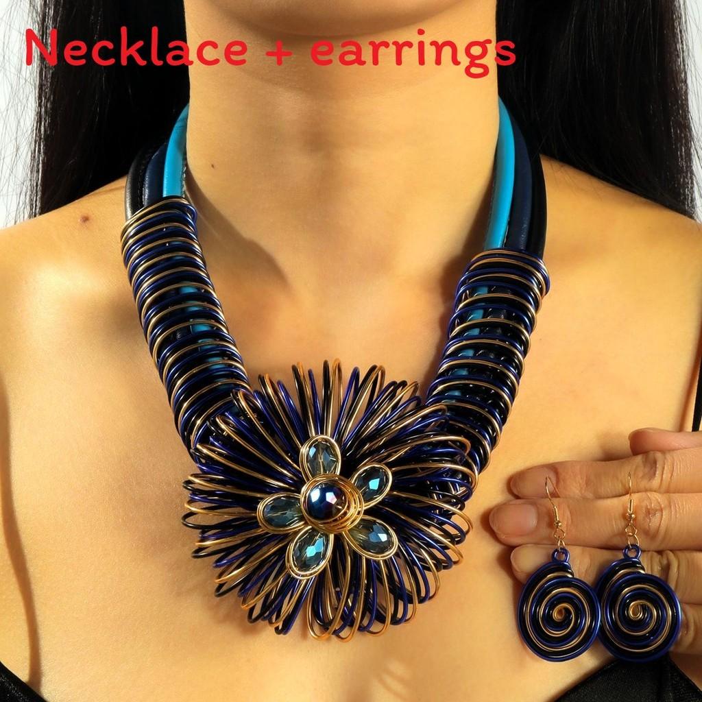 Modern Water Crystal Floral Jewelry Set With Alloy And Embossed Embedding For Spring Wear