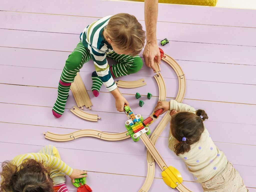 BRIO My First Beginner Set [18-Piece Set] 33727, Ages 18+ [Toy, Wooden Toy, Wooden Rail Set, Gift for Birthdays/Christmas]