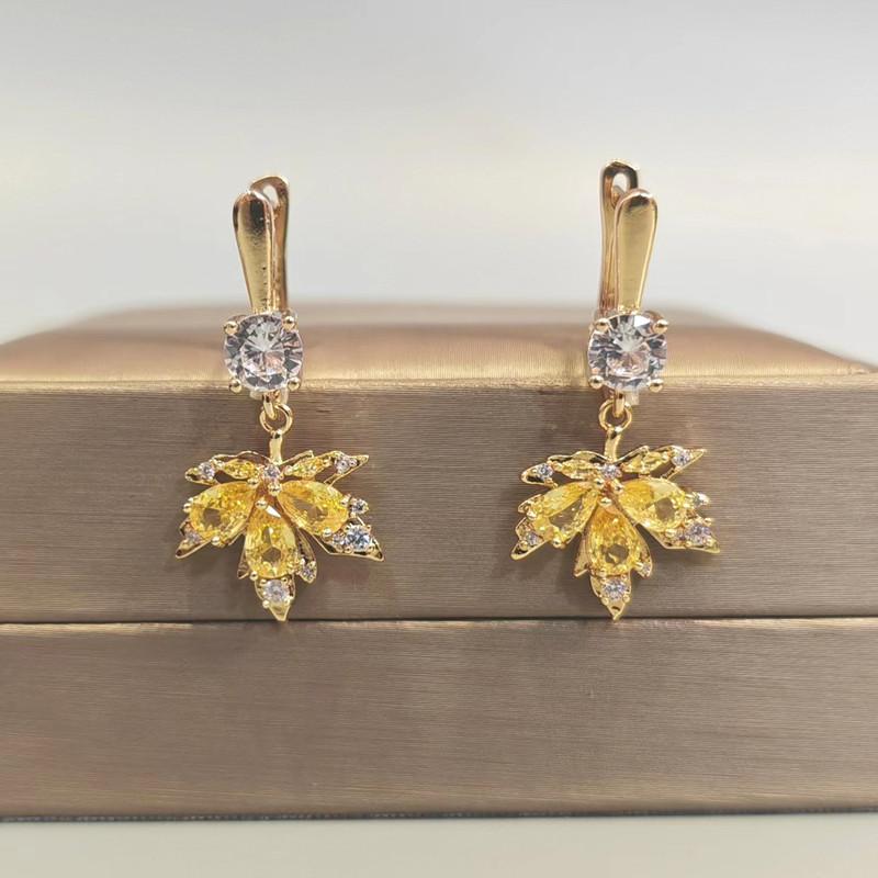 Luxurious Red Zircon Maple Leaf Drop Earrings for Women Fashion Gold Color Earring INS Jewelry Party Accessories