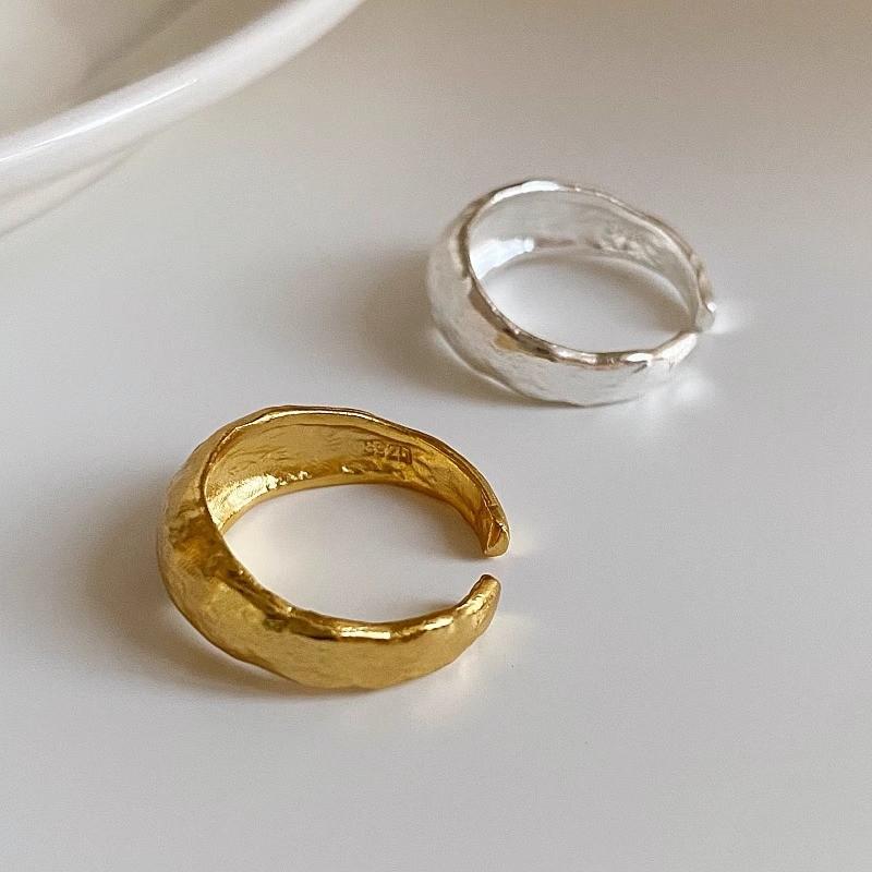 Luxurious S925 Silver Adjustable Ring With Irregular Hammered Texture For Womens Fashion