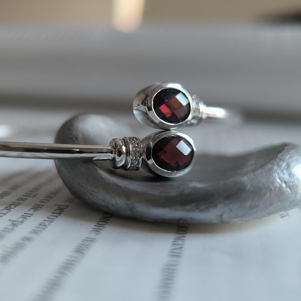Silver Bracelet with Natural Garnet 2.862ct, Cubic Zirconia, Item Weight 8.48 G (2206736)