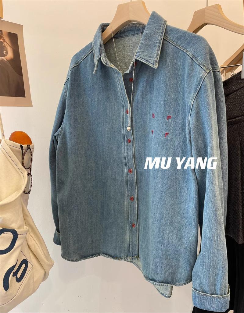 

Женская корейская красная джинсовая рубашка с мелким принтом и тонким начесом - Темно-синий/Светло-синий (2025) Medium