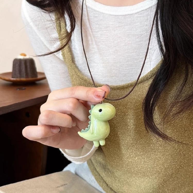 Stylish Long Chain Necklace Resin Dinosaur Pendant Neckchain for Women and Men Vintage Jewelry Unique Animal Accessory