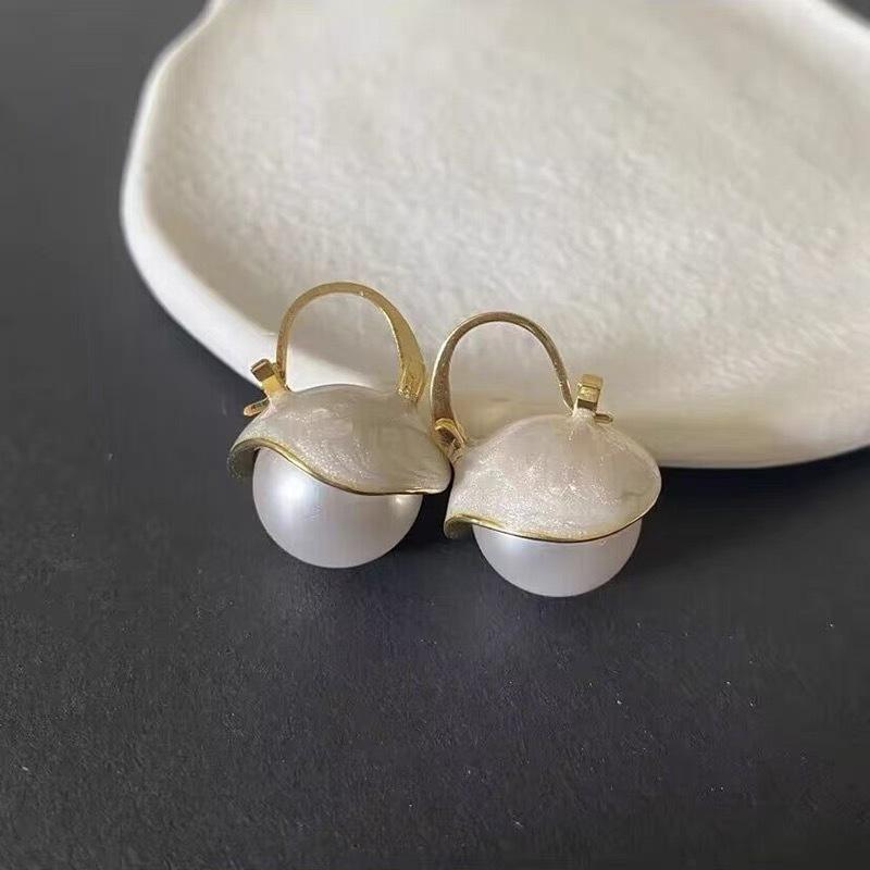Korea New Trendy Shell Imitation Pearl Hoop Earrings For Women Temperament Versatile Cute Small Earring New  Wedding Jewelry