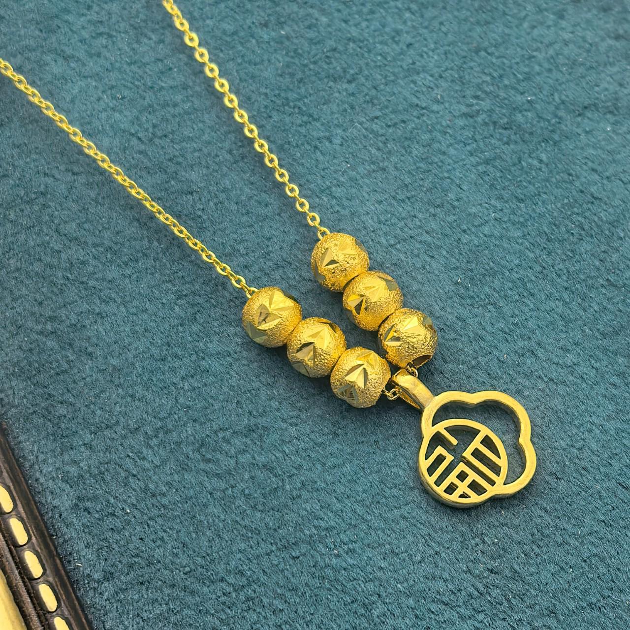 Douyin Bestseller: Elegant & Versatile Clavicle Necklace with Classic & Unique Design