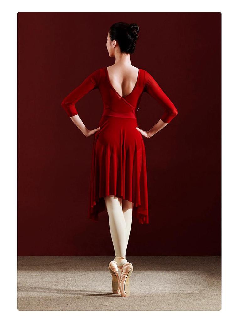 Baletní vílí splývavý trikot s bílou tylovou sukní pro dospělé na cvičení