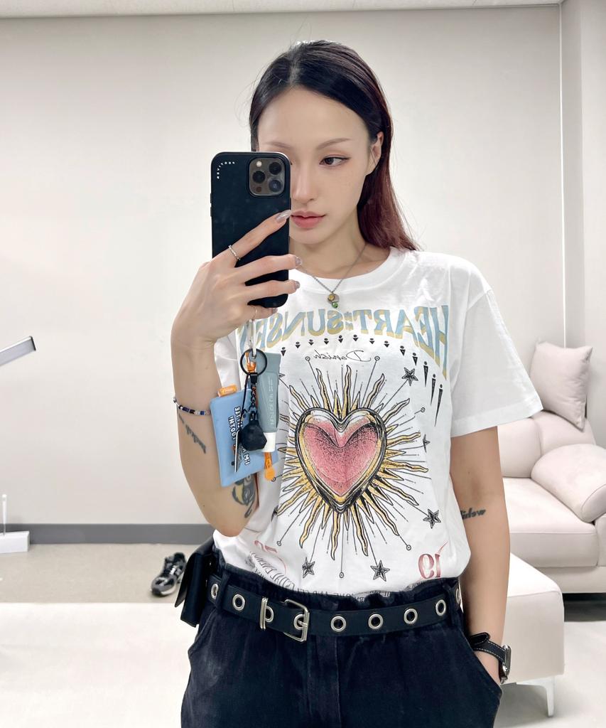 Damiswi Heart Sunset Graphic T-Shirt_White (Mint)