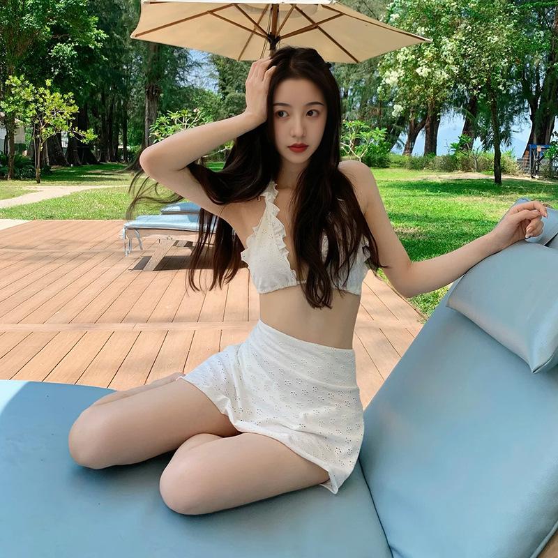 

2026 New Three-Piece Split Swimsuit: Flaw-Concealing, Whitening, Perfect for Hot Springs & Beach Vacations. Pure Desire Style. Large слонова кістка/білий