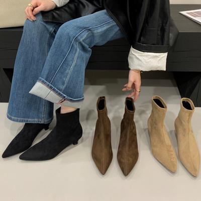 2025 neue koreanische Version von elastischen Wildleder-Kitten- und dünnen Stiefeln~ temperamentvolle spitze Ärmel, dünner Absatz, mittlerer Absatz, modische Stiefel