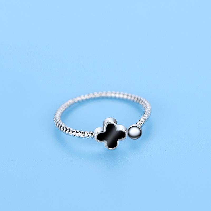 BELLA BOX Small Clear Imitation Pure Silver Black Four-leaf Clover Ring for Women, Student Japanese and Korean Version Jewelry