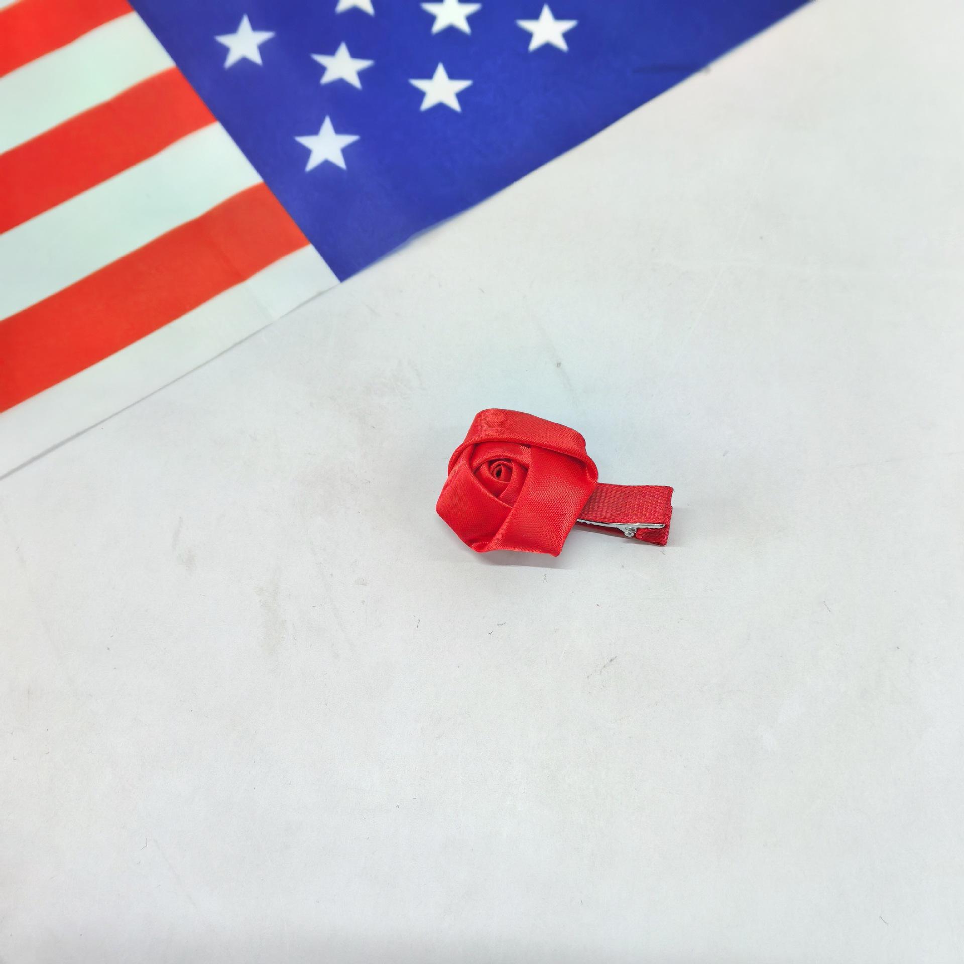 

Independence Day Simulation Rose Flower Bud Hair Clip Children Made Of American Blue White Red Fabric With Side Duckbill