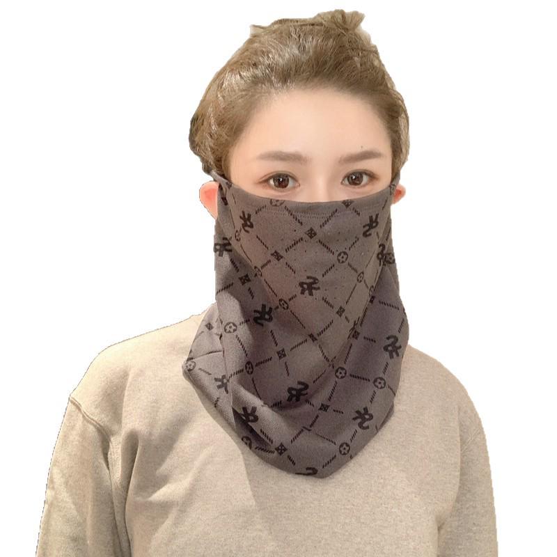 Cycling Windproof Balaclava: Ear-Hanging Breathable Design for Face and Neck Protection in Winter