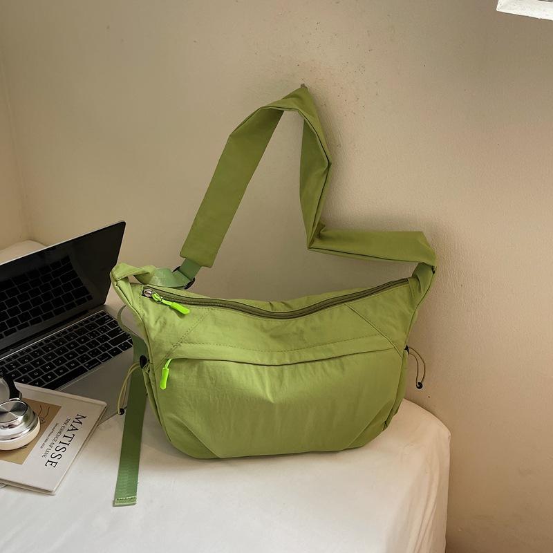 Korean Niche Solid Color Shoulder Bag Fashionable and Simple Dumpling Bag 2025 Autumn New Commuter Large-capacity Messenger Bag