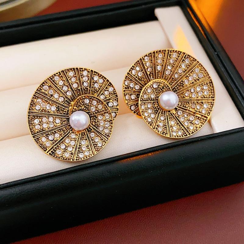 Silver Needle Multi-layer Letter Twill Zircon Pearl Earrings Medieval Vintage Light Luxury Stud Earrings Versatile Earrings
