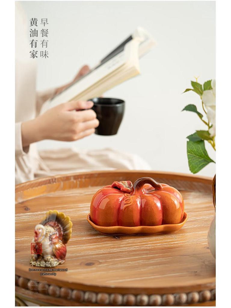 Su's Pumpkin Ceramic Dish for Bread, Cake, Candy, and Snack Servings