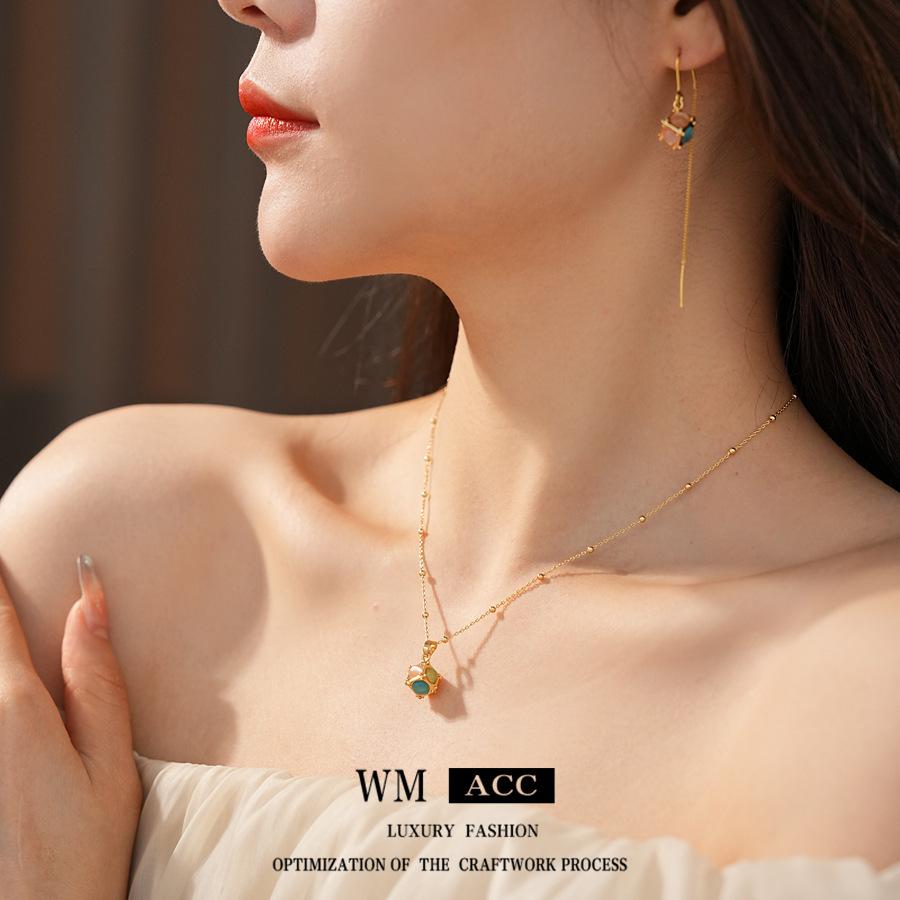 Stone Rubik's Cube Niche Light Luxury Versatile Exquisite Necklace