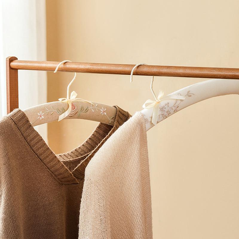 1Pc Wedding Clothes Hanger Photo Props Storage Full Dress Fabric Creative Embroidery Pattern Bow Ribbon