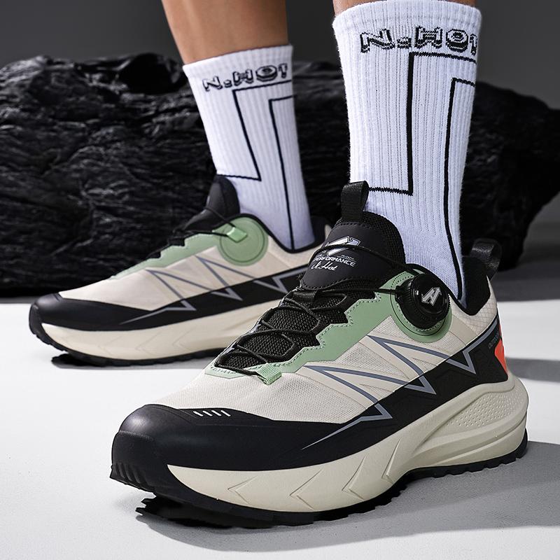 Men's Outdoor Mountaineering and Hiking Shoes New Durable Off Road Running Shoes Rotating Buckles Fashionable Large Sneaker