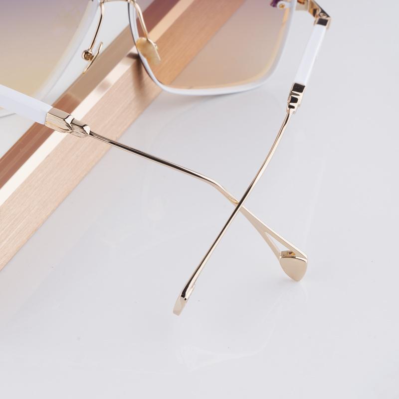 Z26 Champagne Gold Desinger Sunglasses for Men Women Alloy Big Square Gradient  Anti-reflective UV400 Fashion Gafas THE GEN I