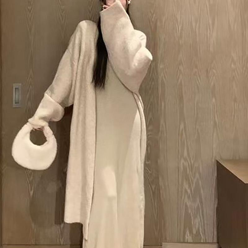 Women's French Style High-Neck Slim-Fit Dress: Mid-Length Hip-Wrap Skirt Design