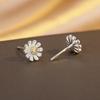 Mori Small Daisy Stud Earrings Women'S Small Fresh And Simple Flower Earrings Exquisite Ear Jewelry