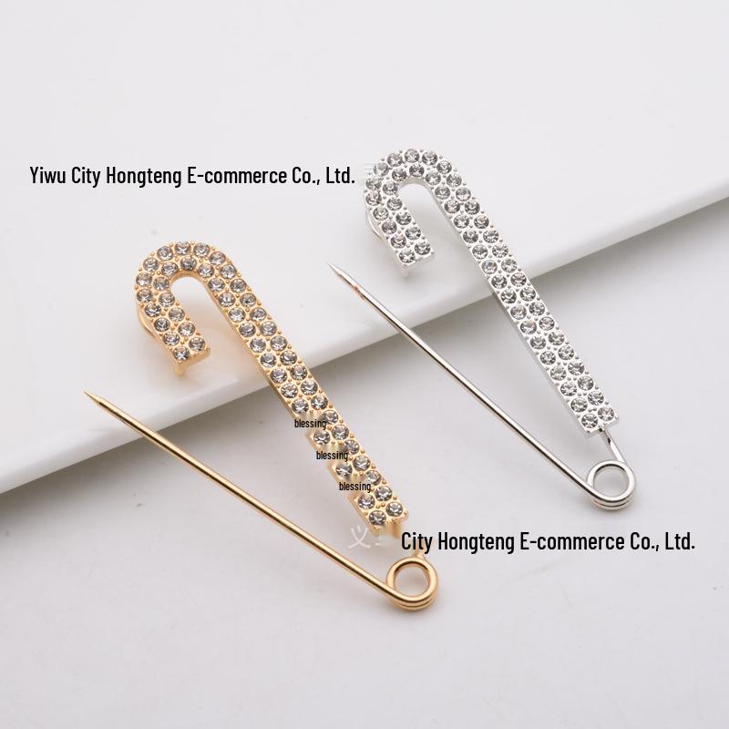 Luxurious Pearl & Rhinestone Alloy Brooch: High-End Fashion Accessory for Sweaters, Scarves, and Waist-Cinching.