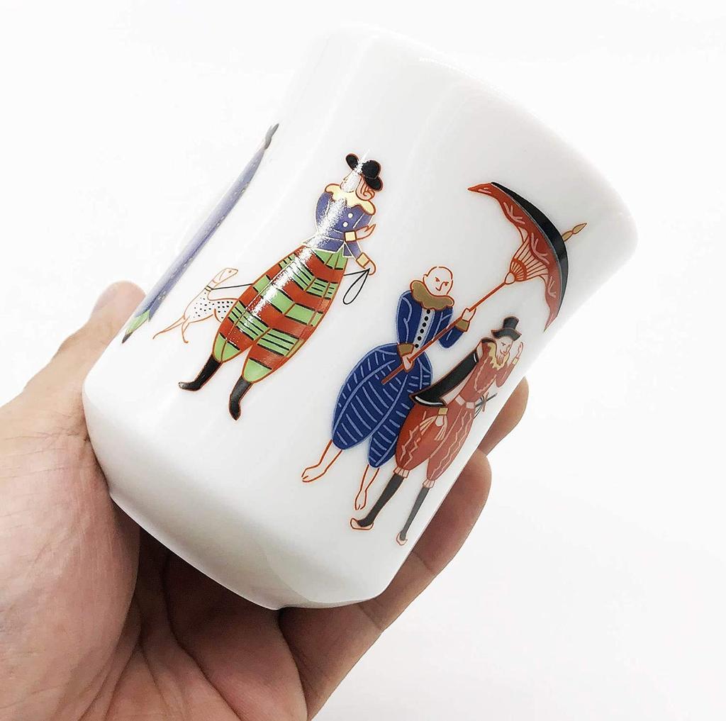 Koransha Bílý porcelán s exotickým vyobrazením Japonců v moderním 250ml Arita Vyrobeno V poněkud humorný design je stylový a Ten