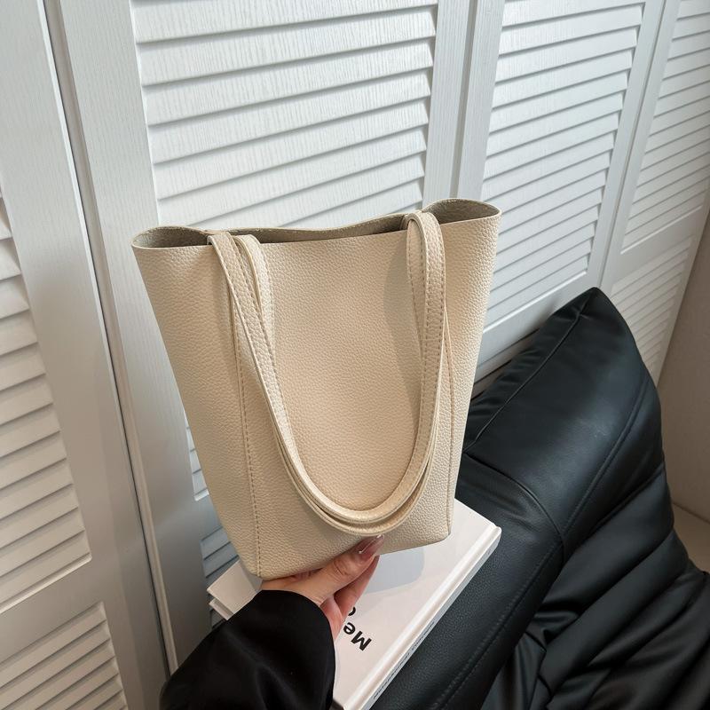 Summer Shoulder Bag Women's New Simple and Versatile Large-capacity Underarm Bag Fashionable Bucket Bag