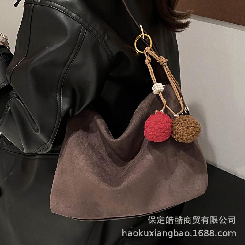 Large Capacity Bag Women's Autumn and Winter 2025 New Retro Versatile Shoulder Messenger Bag Casual Commuter Tote Bag Women's Bag