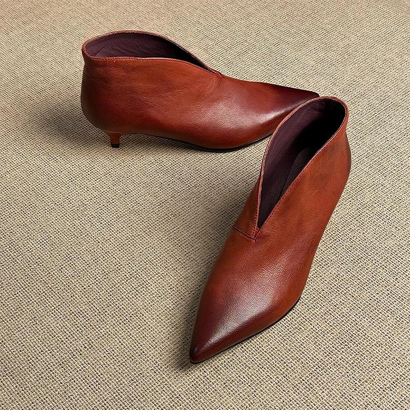 

Korean version of niche high-end deep v-mouth thin heel pointed single shoes women s spring and autumn new encore red shoes small leather shoes 40