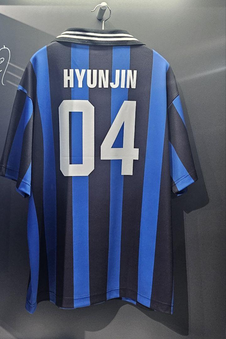 

[Б/У] Хёнджин Stray Kids KARMA Поп-ап Униформа (Нет Коллекционной Карты)