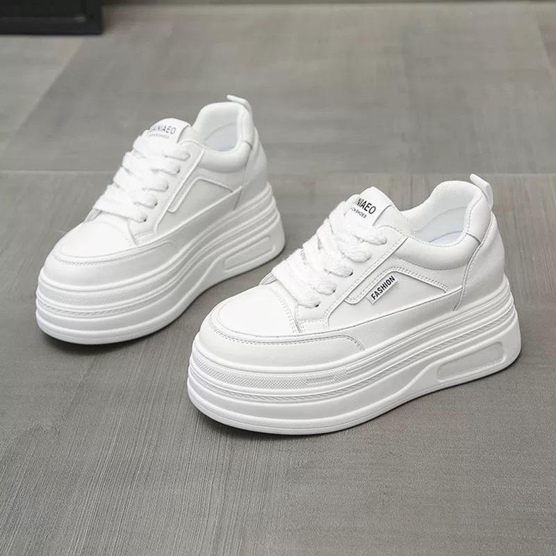 Little white shoes women's shoes new fashion thick sole heightening explosion versatile high sense sports and leisure board shoes
