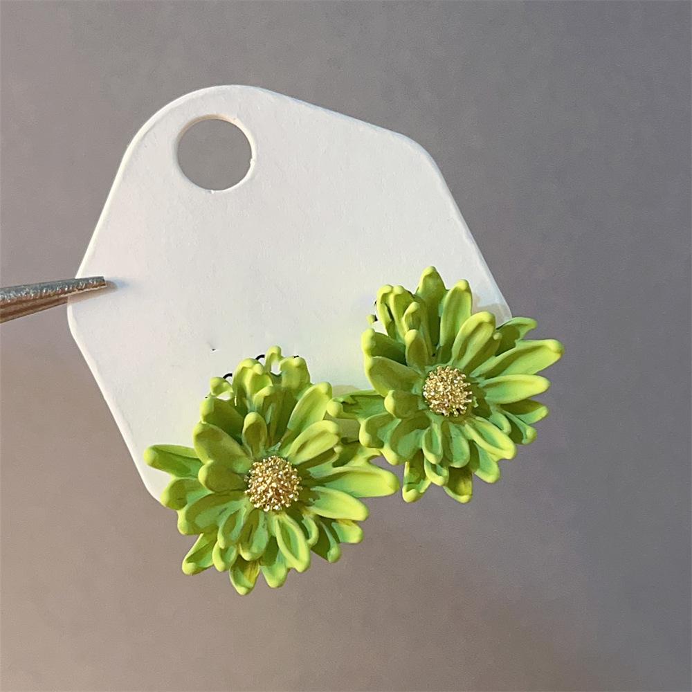 Early spring new dopamine flower stamen stud earrings fashionable and sweet simple earrings versatile high-end earrings