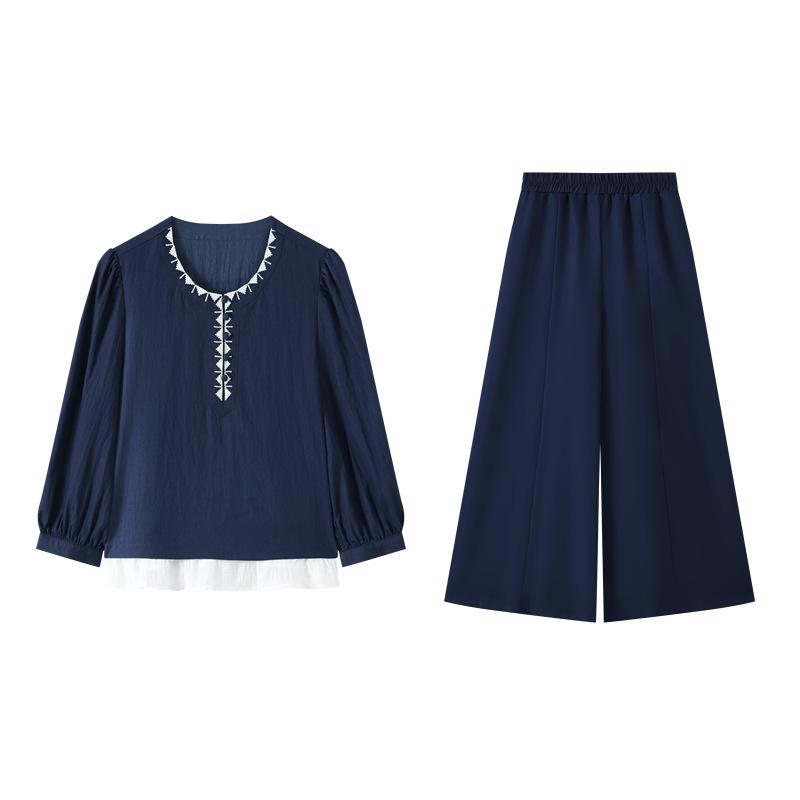 Elegant Summer Casual Suit for Women: Loose Two-Piece Set with Mid-Sleeves, Perfect for Women Aged 40 and Above.