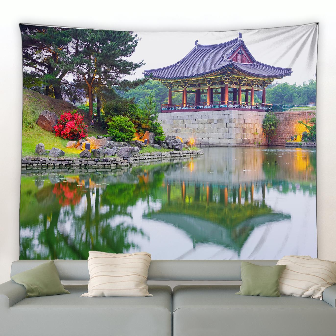 

Парковый природный ландшафтный гобелен Речной павильон Зеленые растения Цветы Китайский стиль Ландшафтное украшение Домашний настенный гобелен 100x75cm