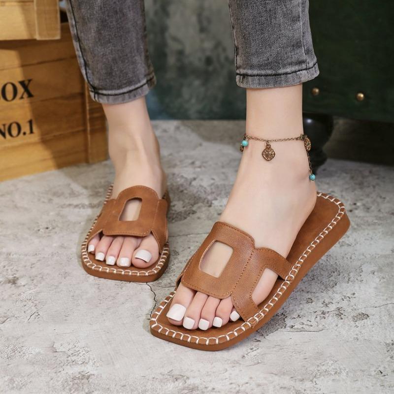 Fashion Slippers for Women's Summer Outer Wear,  Flats Shoes, Holiday Style Slippers,  Super Soft Soles, Comfortable and Stylish,