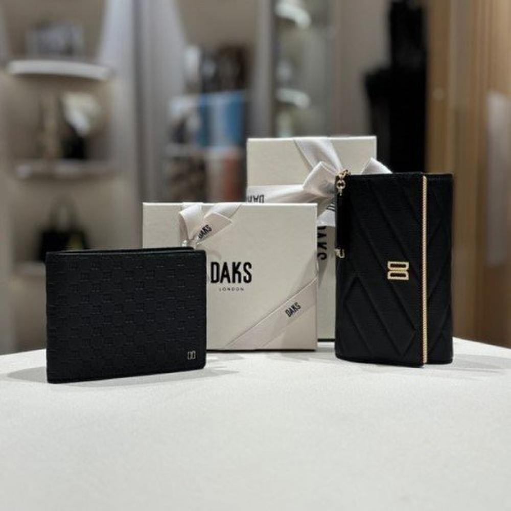 

Daks Black Carlyle 3 Folding Wallet Black Lewis Wallet Dcwa5e419bkdbwa5e363bk Single option