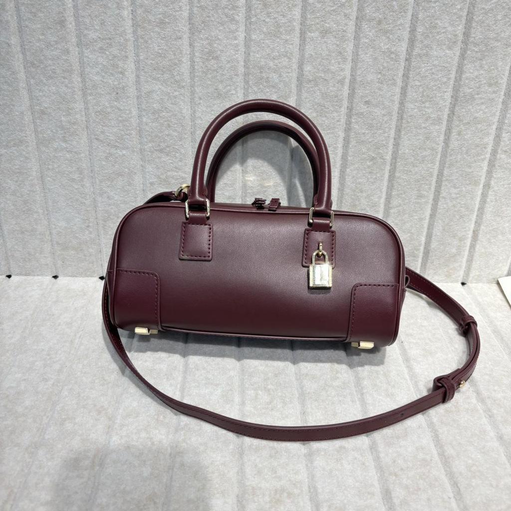 2025 Women's Cowhide Boston Bowling Bag: Versatile Shoulder & Messenger Bag for Commuting & Fashion