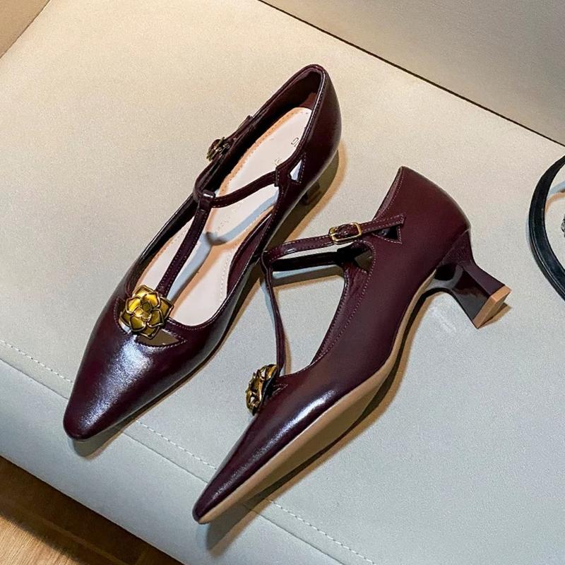 

Туфли-лодочки для женщин Элегантные туфли Острый носок Средний каблук Модные сандалии Тренд 2025 Зимние Платье Вечеринка Туфли Дизайнерские Женские Zapatillas 39 красный