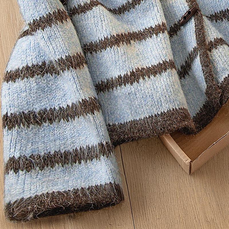 Sibaishe Women's Contrast Stripe Long Sleeve Sweater