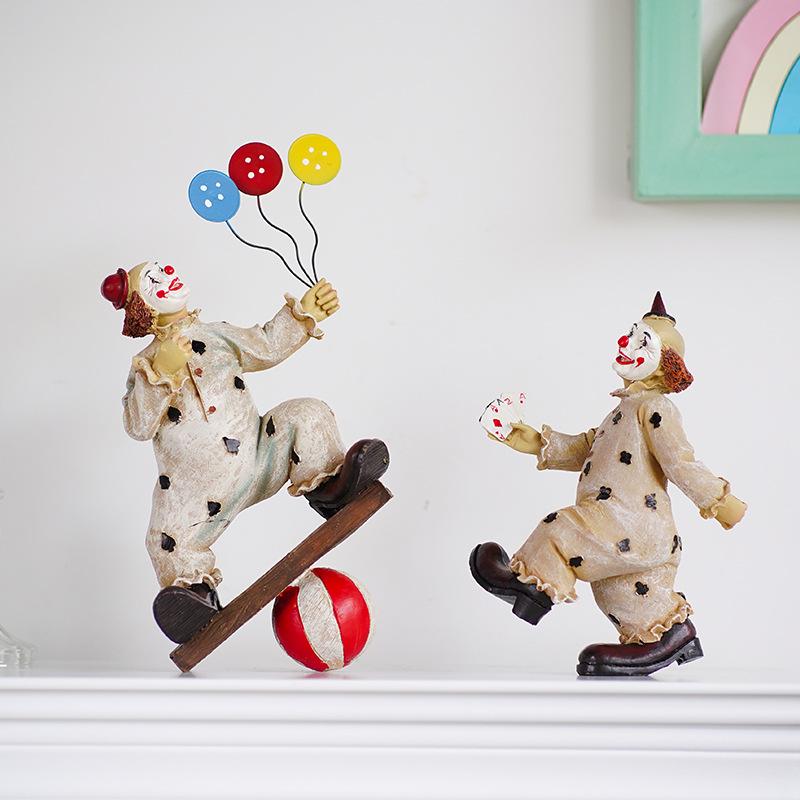 European Vintage Circus Clown Figure Lovely Doll Resin Ornaments Creative Design Home Model Room Decoration Durable